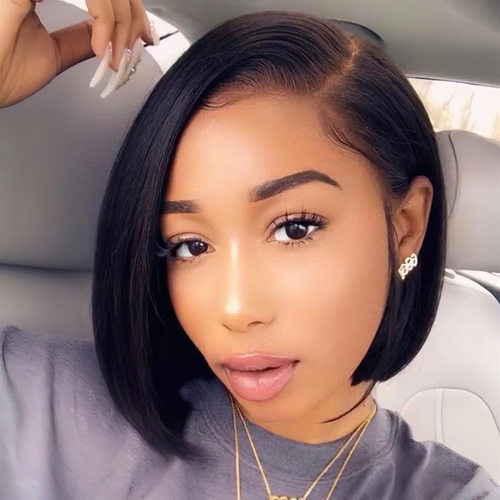 African Women With Side-parted Bobo Short Straight Hair Fash
