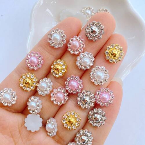 100Pcs New Cute Mini 9mm Shiny Diamond Beads Resin Figurine