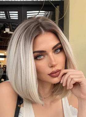 Women's Center-parted Bob With Short Straight Hair Gradient