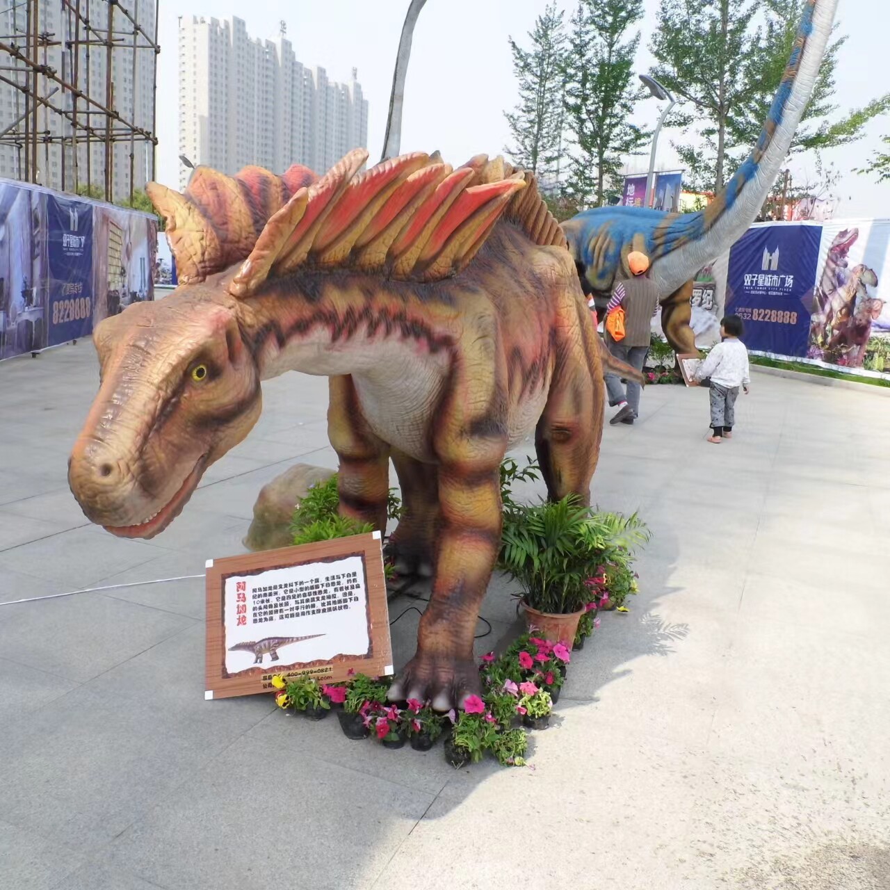 大型侏罗纪仿真恐龙模型剑龙三角龙霸王龙定制厂家电动会动的恐龙