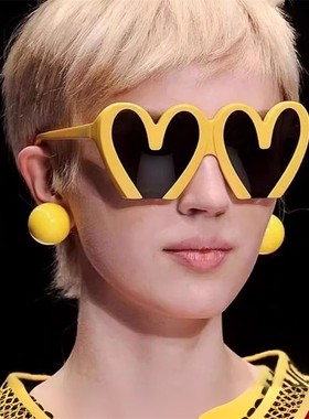 男女酒吧派对蹦迪墨镜爱心搞怪潮