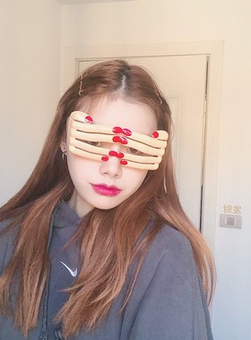 可爱恶搞酒吧聚会墨镜直播