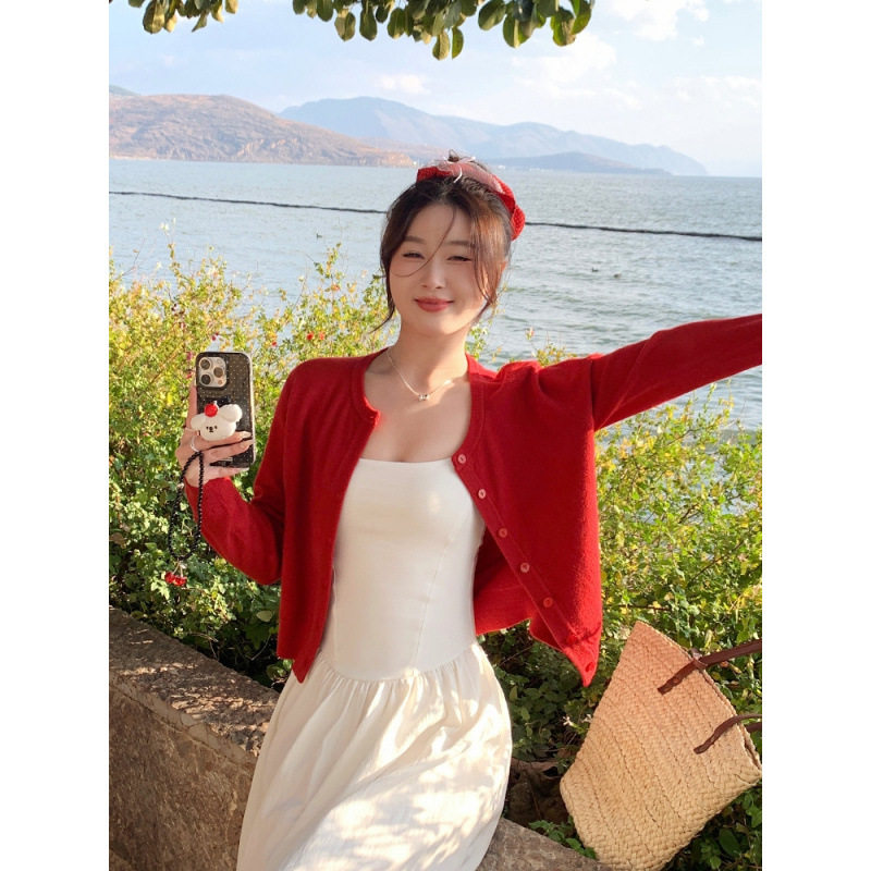 红色开衫配吊带外搭女春
