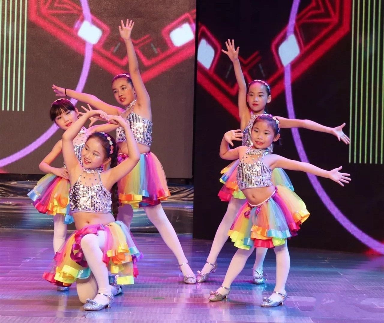 儿童亮片演出服六一节日银色爵士舞蹈服七彩裙蓬蓬裙幼儿舞蹈表演,童装/婴儿装/亲子装,儿童演出服,淘宝优惠券,粉丝福利购,淘宝优惠卷