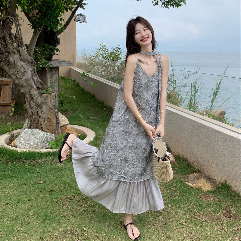 灰色立体花朵拼接无袖连衣裙女款2026夏季新款法式设计感长裙子