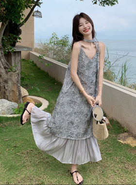 灰色立体花朵拼接无袖连衣裙女款2026夏季新款法式设计感长裙子