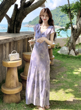 海边丁达尔绝美紫色法式V领荷叶边连衣裙子长裙高级感多巴胺云南