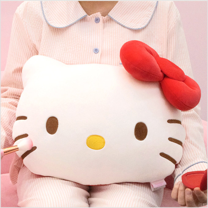 韩国代购三丽鸥sanrio经典红色Hellokitty靠枕靠垫小抱枕毛绒玩偶