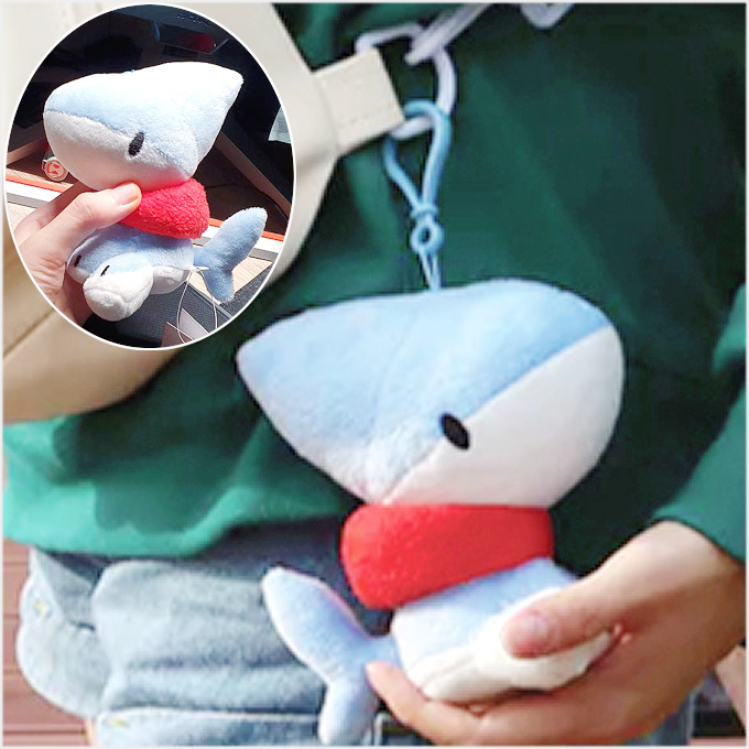 韩国代购红围巾蓝色鲨鱼Vress玩偶毛绒公仔包挂件钥匙扣/周边挂饰