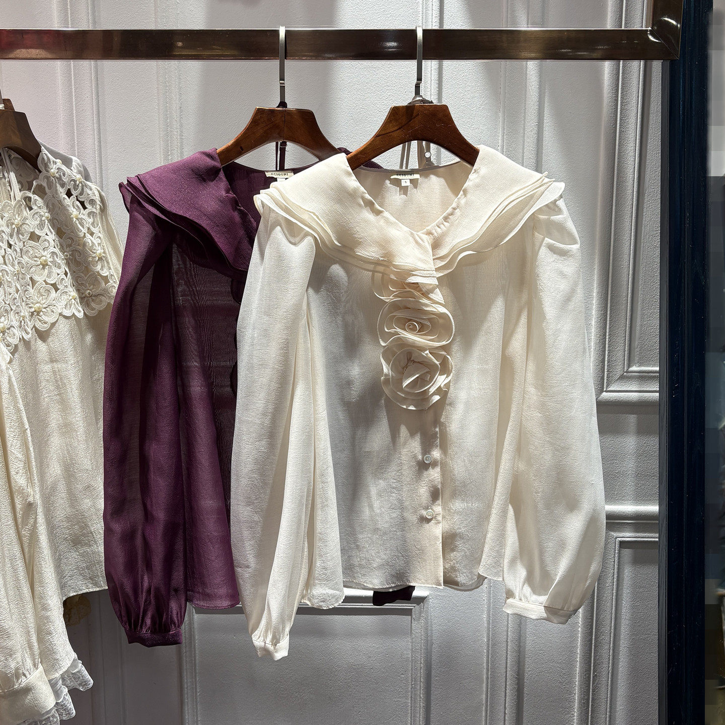 南油2026春季新品女装法式气质显瘦荷叶边V领套头泡泡袖纯色衬衫,女装/女士精品,衬衫,淘宝优惠券,粉丝福利购,淘宝优惠卷