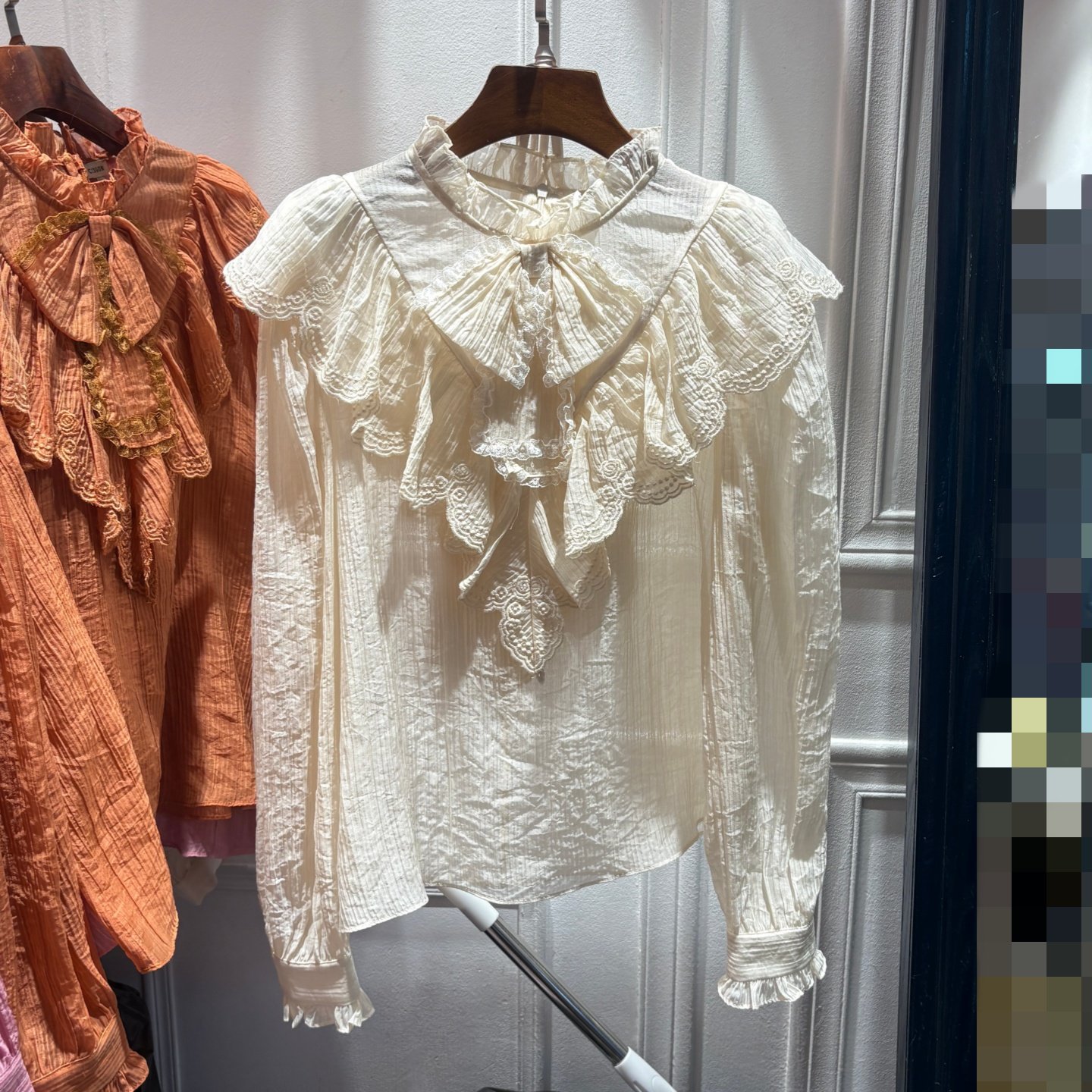 南油2026春季新品女装法式复古上衣设计感小众荷叶边宫廷蕾丝衬衫,女装/女士精品,衬衫,淘宝优惠券,粉丝福利购,淘宝优惠卷