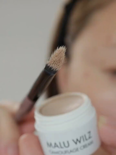 三角小熨斗眼下遮瑕刷精准遮盖黑眼圈泪沟法令纹高光好晕染涂匀