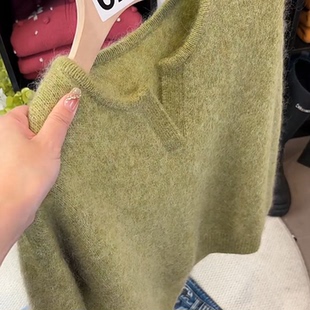 套头软糯氛围感保暖毛衣 女2025冬季 韩系慵懒风绿色V领长袖 针织衫
