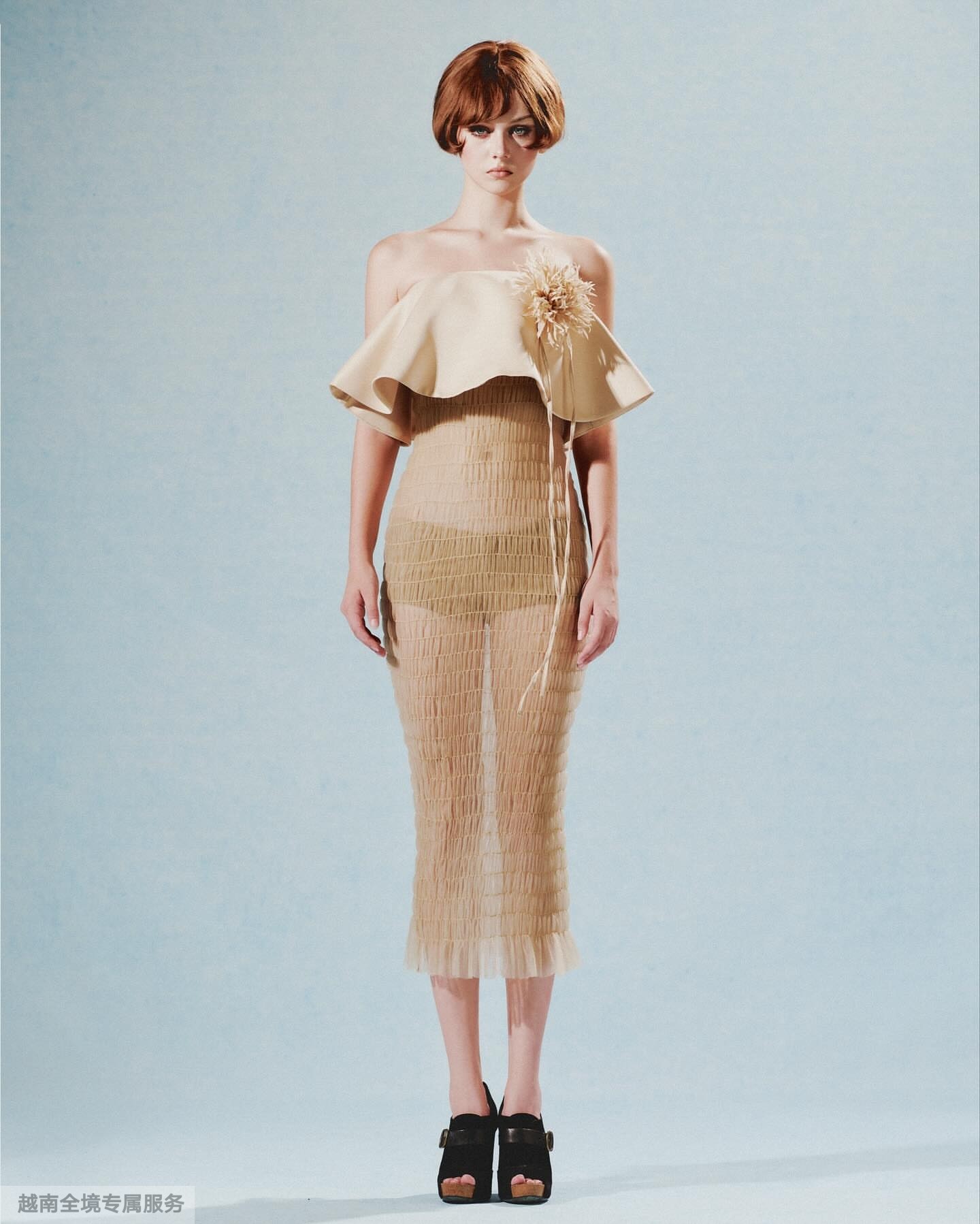 越在线越南小众ibiboss新款性感英伦风显瘦披肩抹胸长裙连衣裙