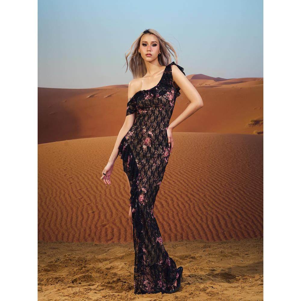 越在线越南小众 alexis 夏季新款度假风时尚性感斜领蕾丝鱼尾裙