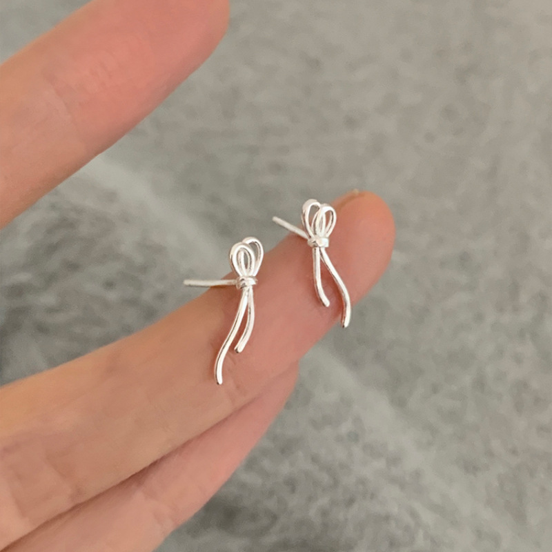 韩版极简丝带蝴蝶结耳钉精致ins冷淡风女款通勤网红耳饰2025配饰