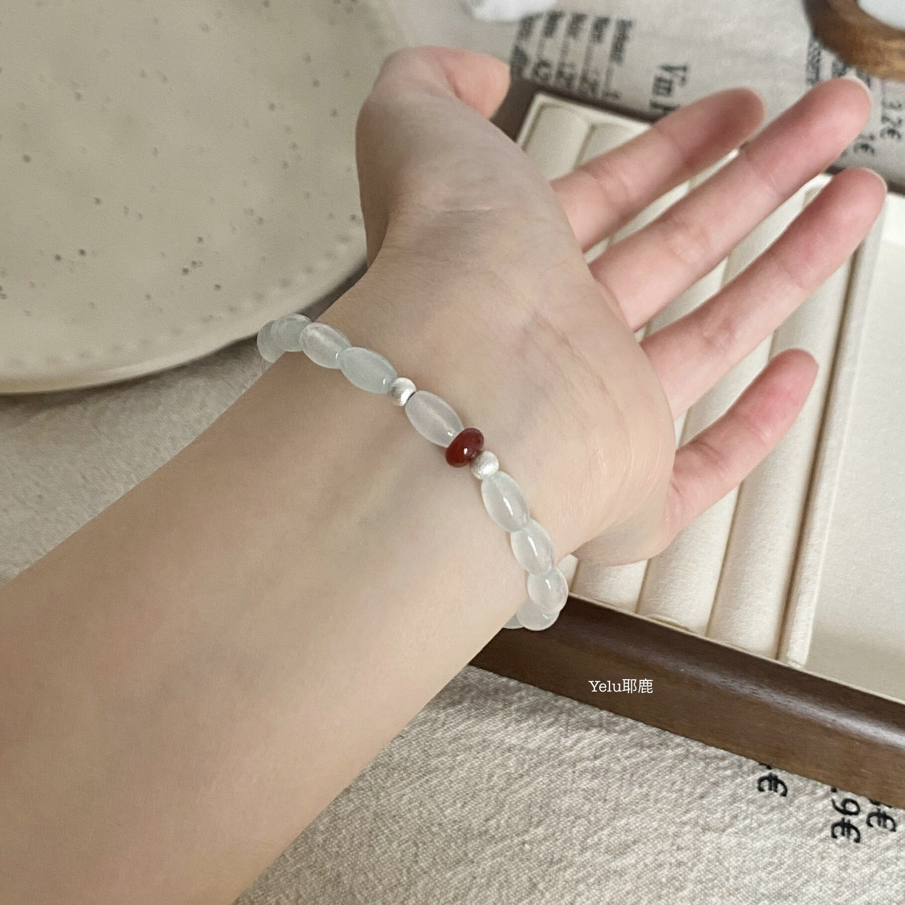 Yelu原创冰种巴山翡翠玉石红玛瑙银手链女椭圆串珠手串新中式饰品