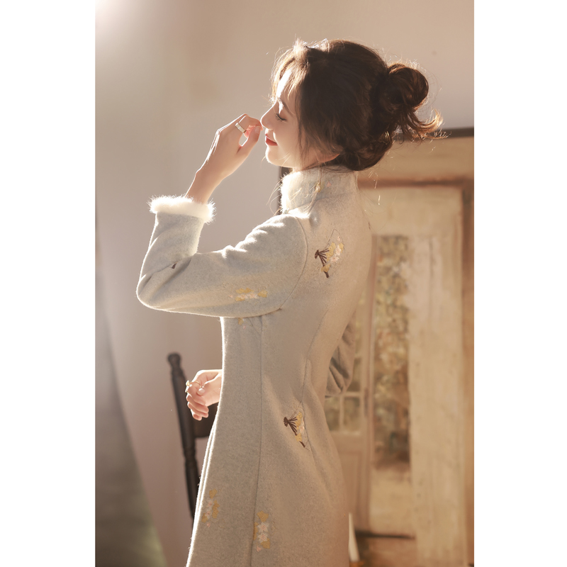  Light blue (flower fan embroidery · hair)+M  