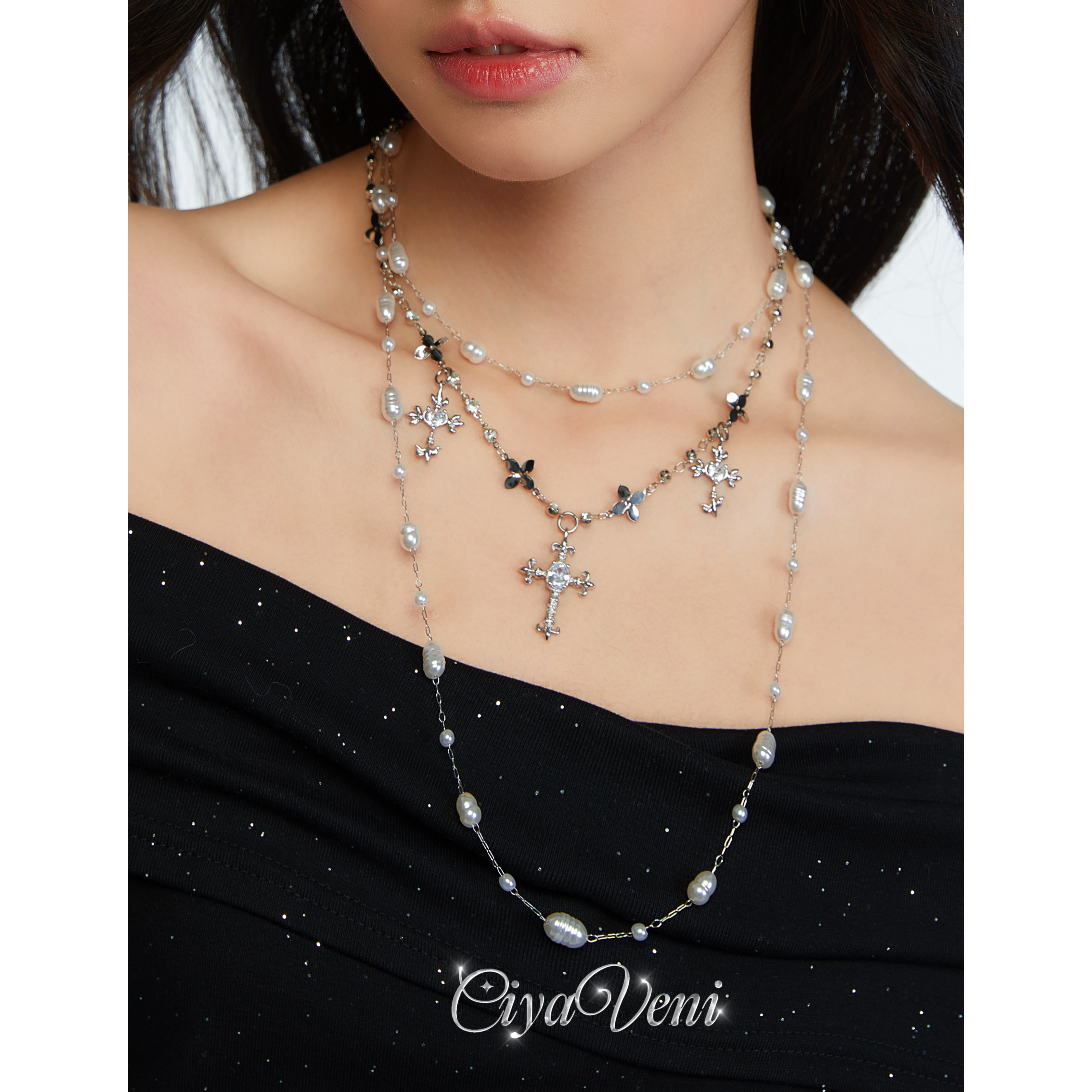 CIYAVENI镶钻十字架满天星项链