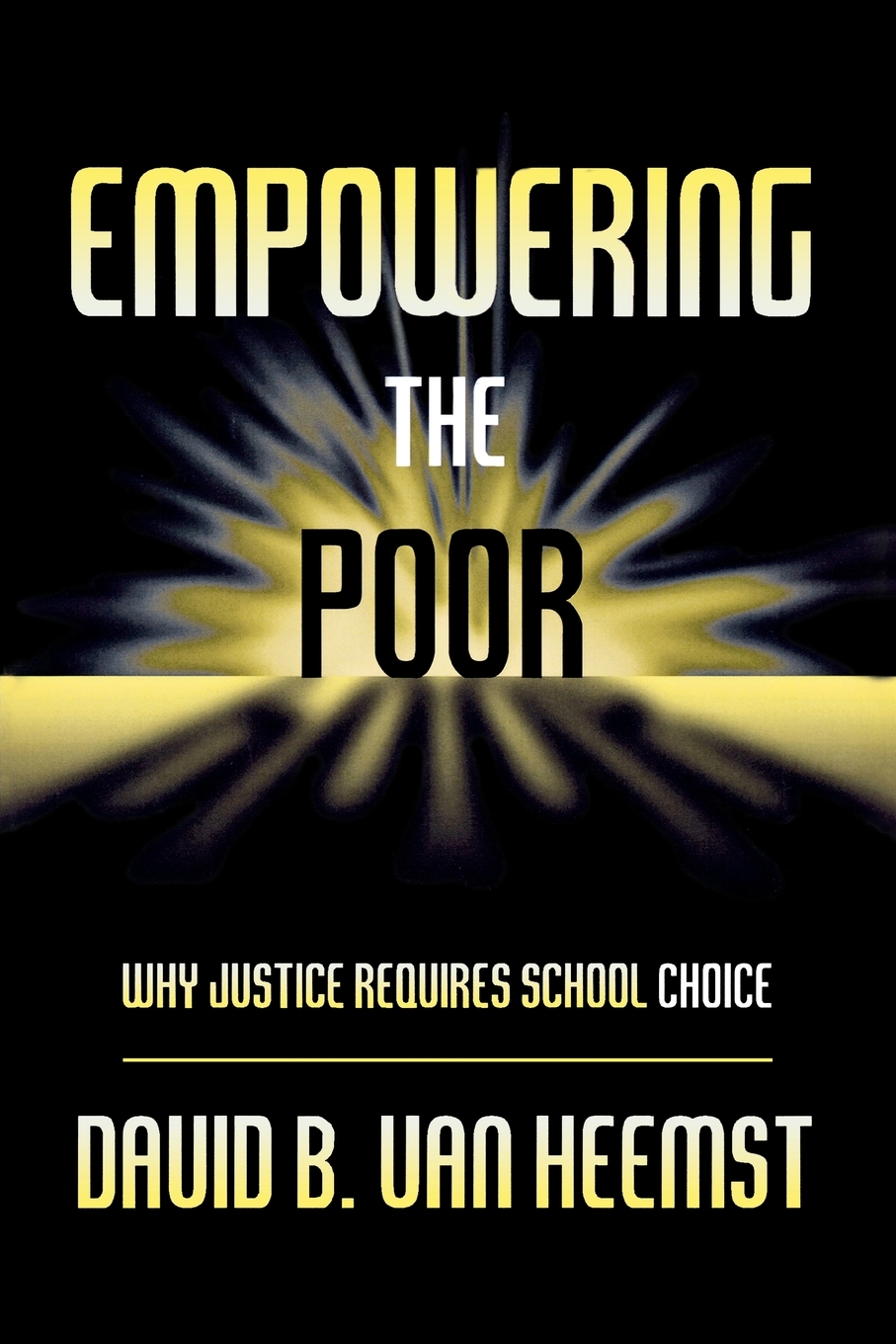 【预售 按需印刷】Empowering the Poor