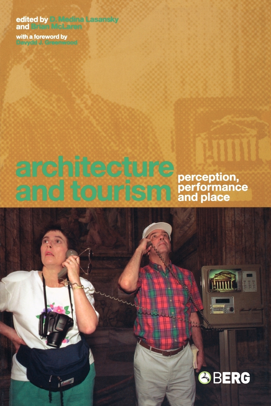 【预售按需印刷】Architecture and Tourism