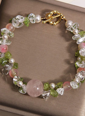 招桃花粉晶串珠手链女款轻奢小众高级感橄榄绿水晶碎石转运珠手串