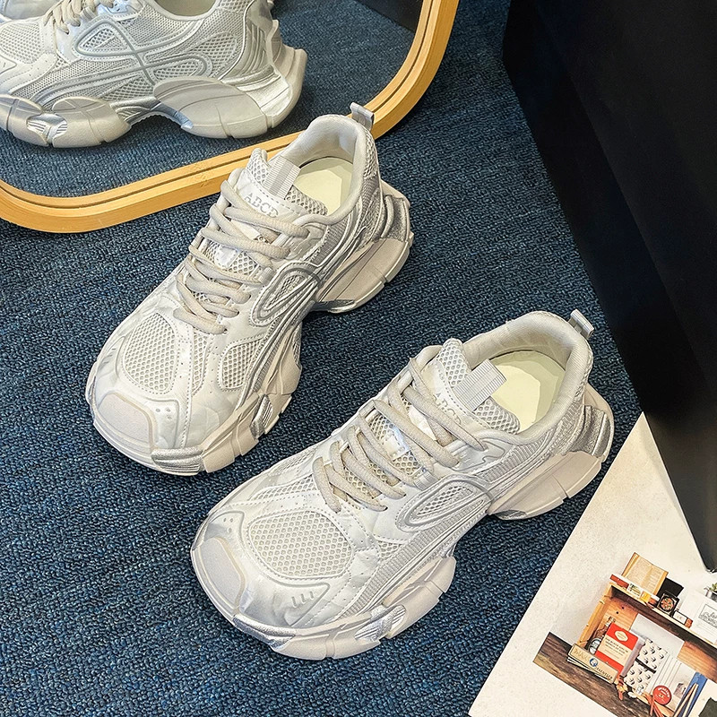 今年流行2026新款超火爆款老爹百搭休闲鞋女款运动学生潮流女款鞋