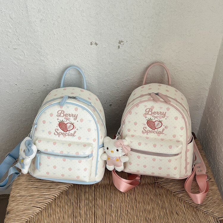 草莓印花刺绣儿童双肩背包大容量旅游研学女孩学生可爱轻便出游包图片