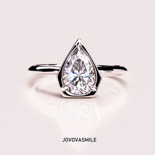 1.5克拉梨形莫桑K白金戒指可定制主石主戒求婚戒可搭配日常戒