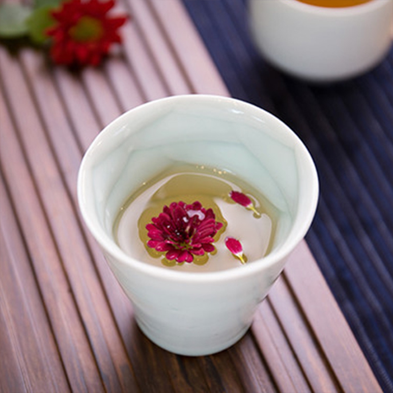 景德镇陶瓷万花瓣杯网红高温青瓷主人杯手工定制高颜值透光茶水杯