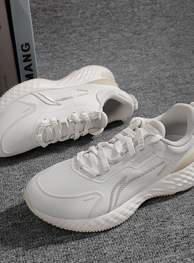 李宁运动鞋女款2024冬季新款轻便减震低帮耐磨慢跑休闲鞋AGLU244