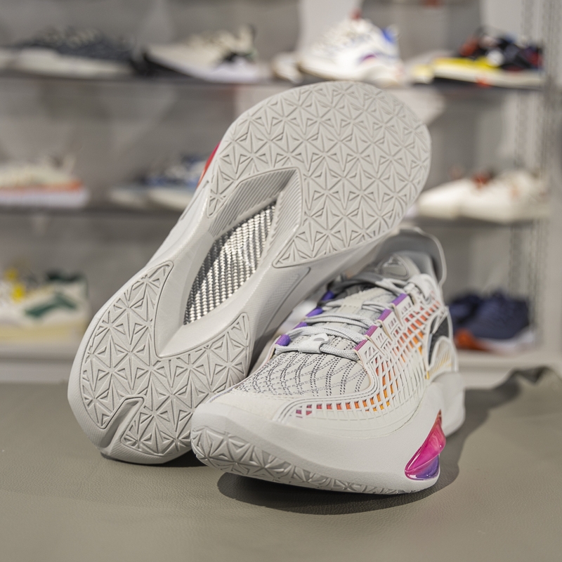 李宁JB3篮球鞋男子2025新款碳板䨻科技耐磨比赛专业球鞋ABAU107