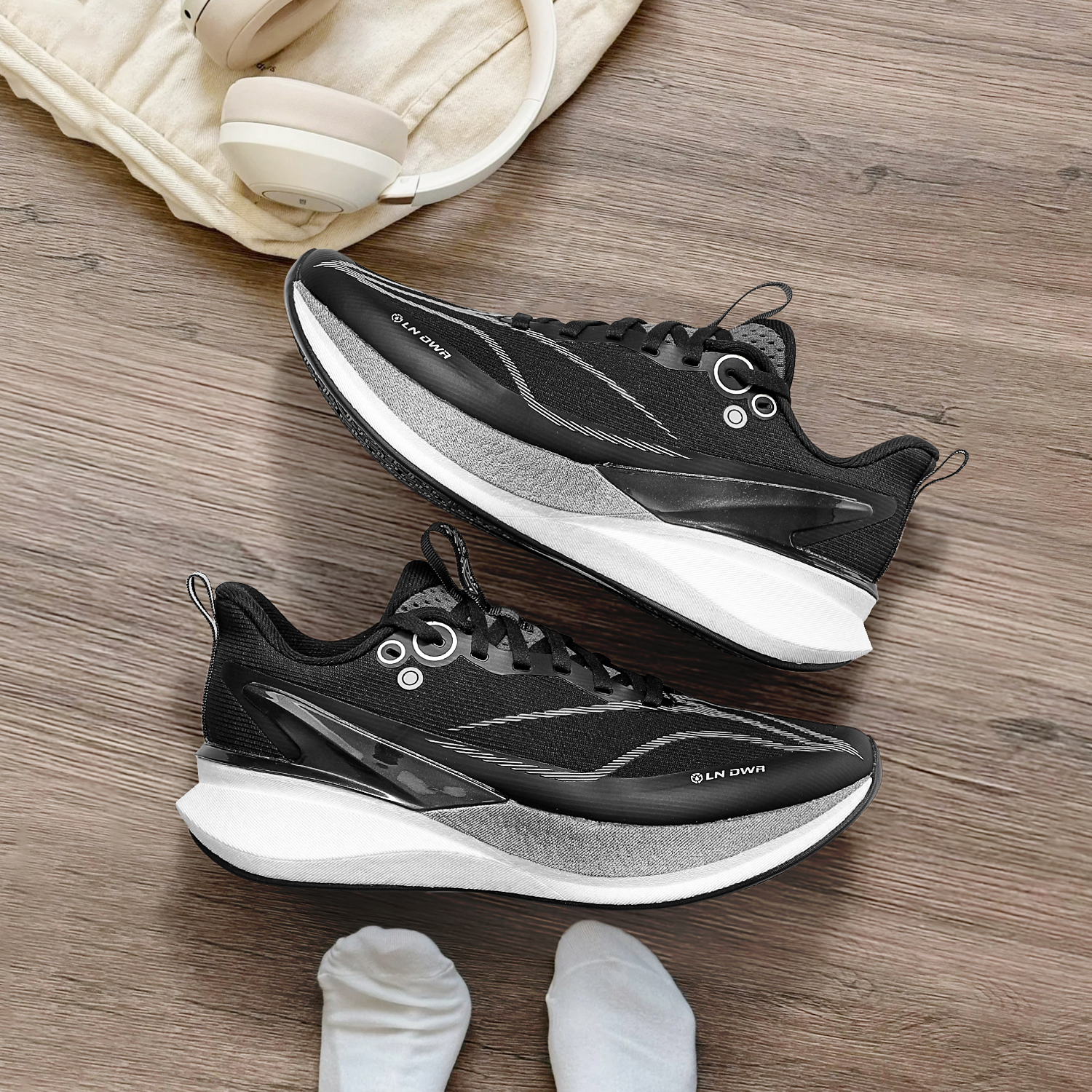 李宁2025秋季新款女子赤兔8PRO透气时尚潮流竞速运动百搭跑步鞋