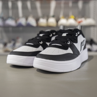 李宁运动鞋男款2025春季新款百搭耐磨软底运动鞋休闲板鞋AGCV061