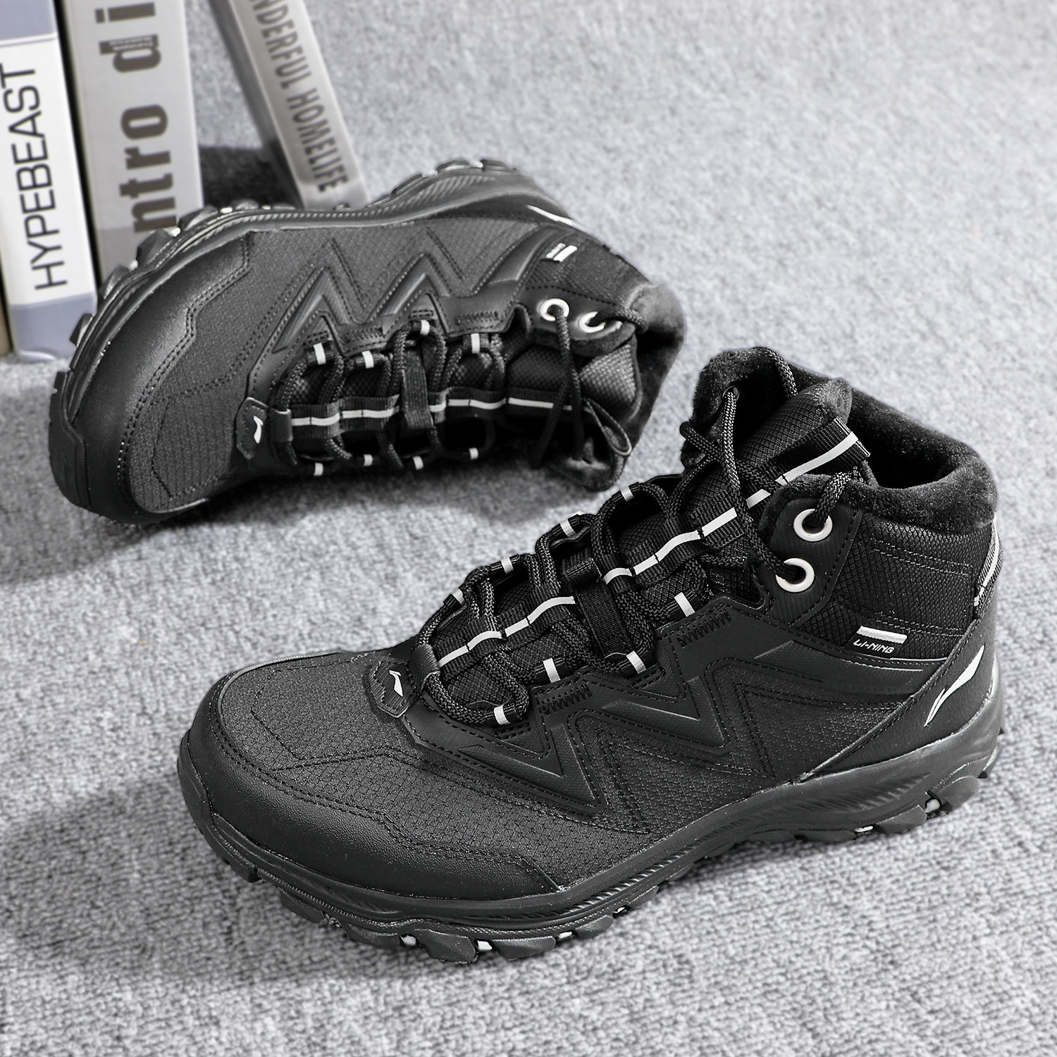 李宁加厚户外休闲鞋男款革面高帮冬季新款保暖缓震防滑运动鞋男鞋