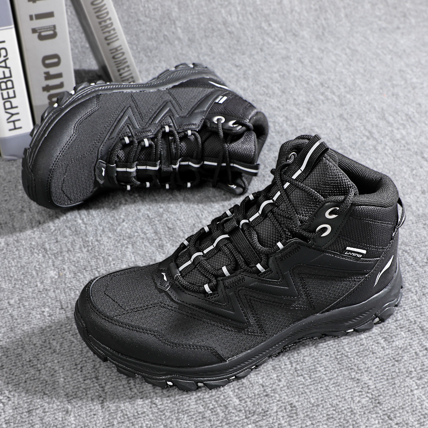 李宁男子加绒户外休闲鞋革面高帮冬季新款保暖缓震防滑运动鞋男鞋