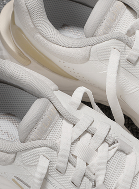 李宁运动鞋女款2024冬季新款轻便减震耐磨软底慢跑休闲鞋AGLU244