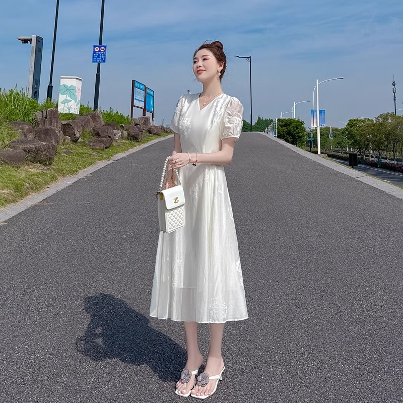 高级感漂亮白色连衣裙女2025夏季新款雪纺气质收腰法式仙女长裙子