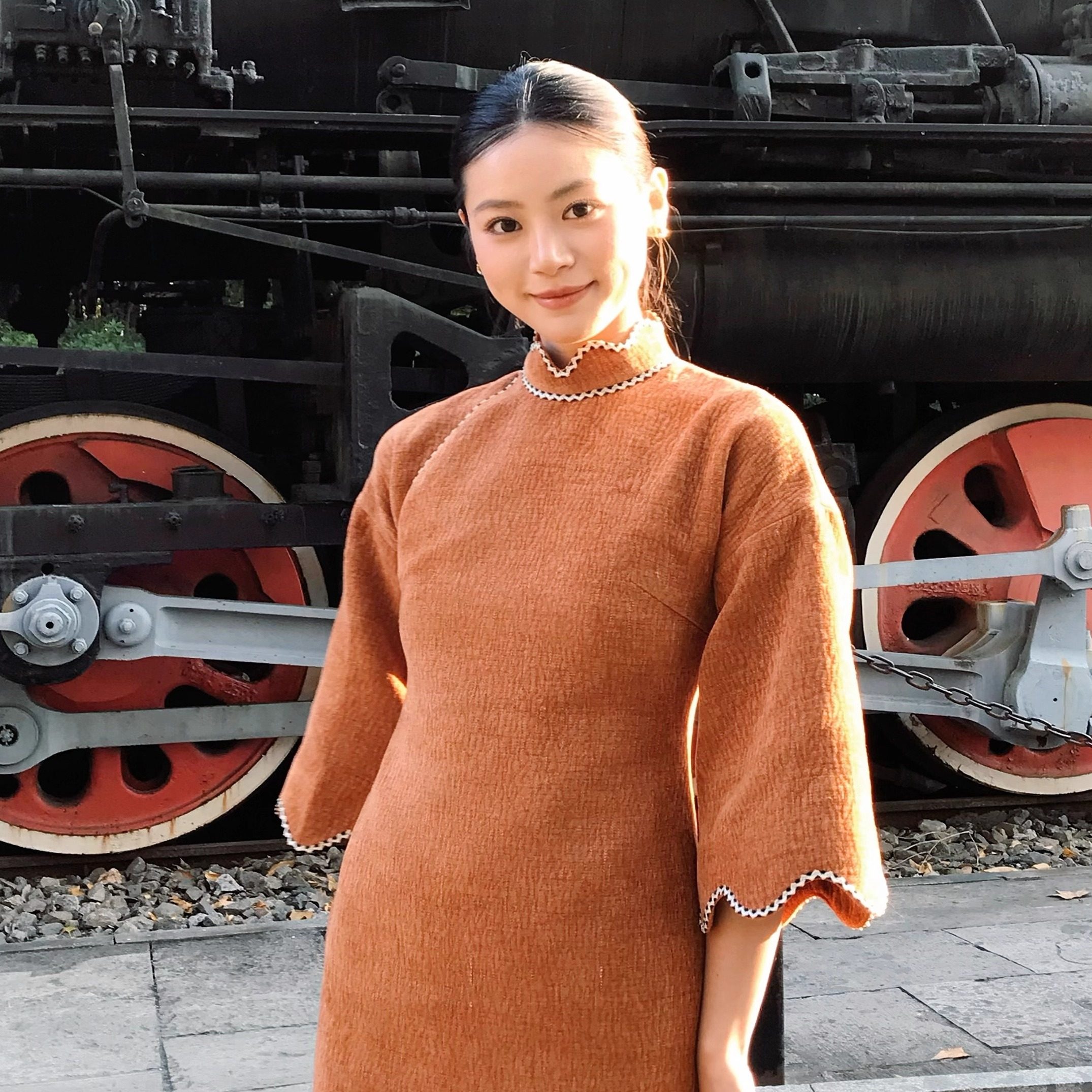 [顺丰] 十六祯「杏核儿」花瓣筒子领倒大袖 秋冬旗袍