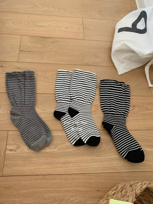 日杂盐系～（无骨袜头 宽口袜 不用担心勒）穿不厌条纹中筒女棉袜