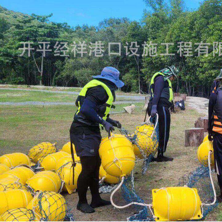 圆型浮筒拦污筒 航道浮标设施 水上活动浮台舞台浮桥码头海边泳池