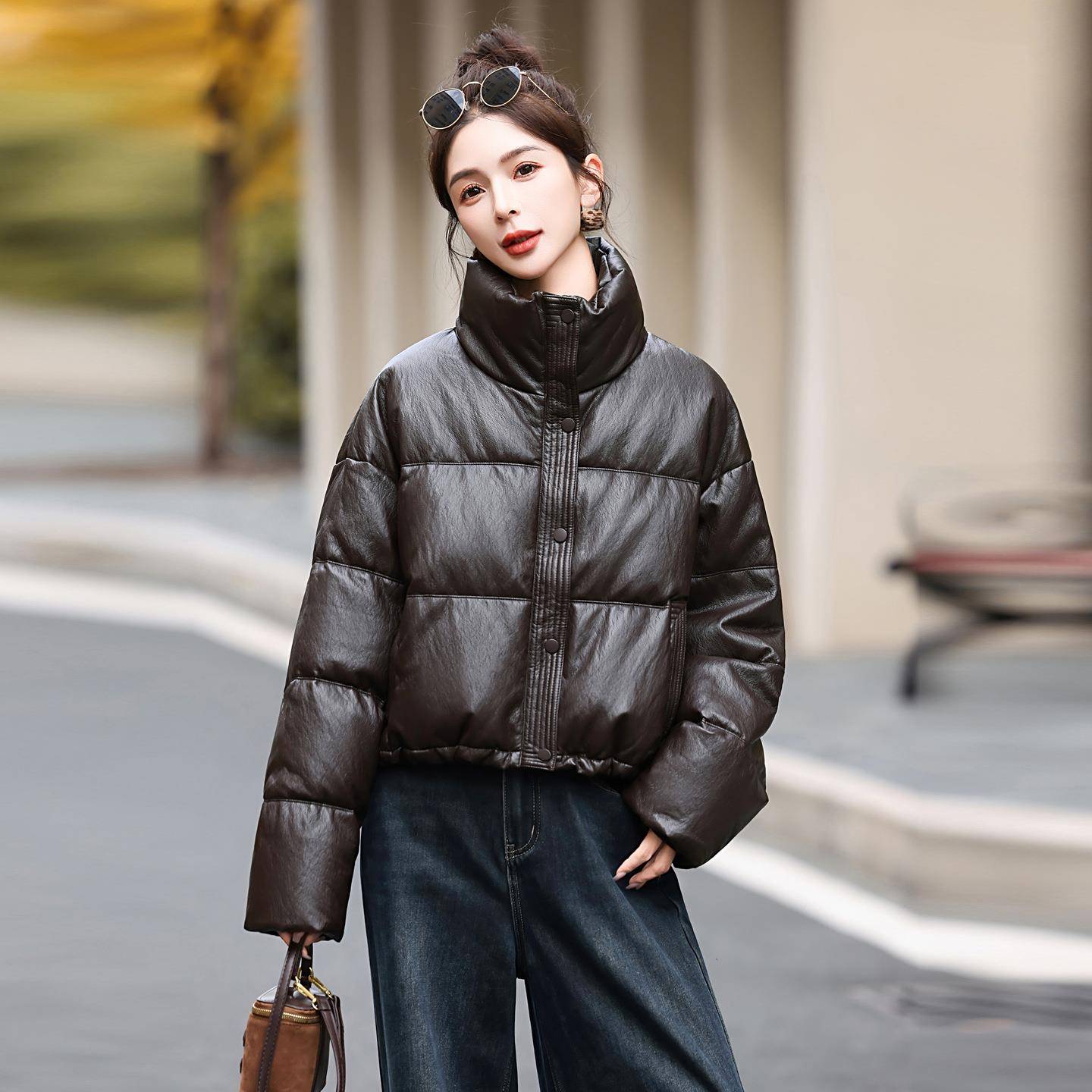 白鸭立羽绒服女2025宽松Y厚款PYF2681-1U皮面包绒服领小个子外套