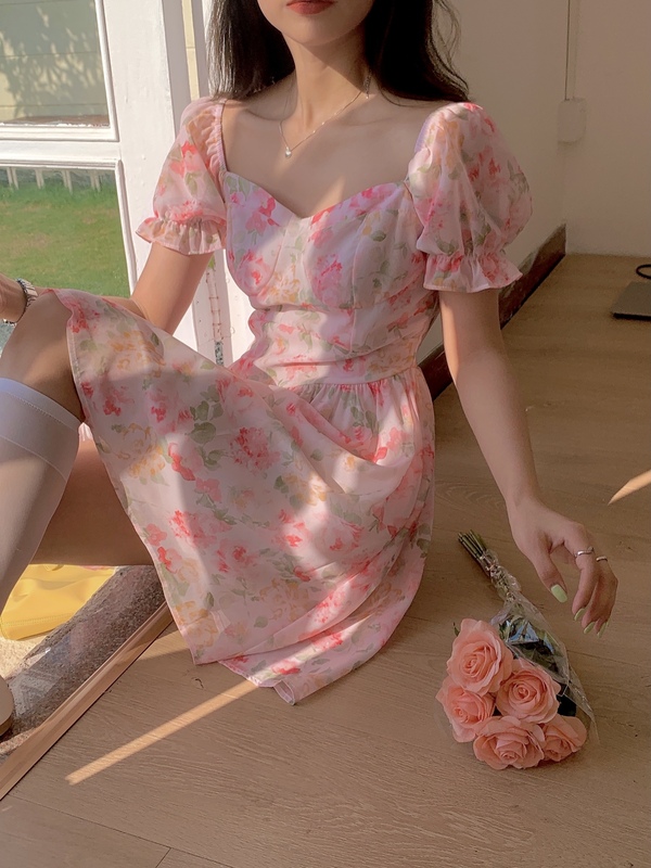 Real shot Real Price Pink collarbone waist closing atmosphere bubble sleeve oil painting first love short dress