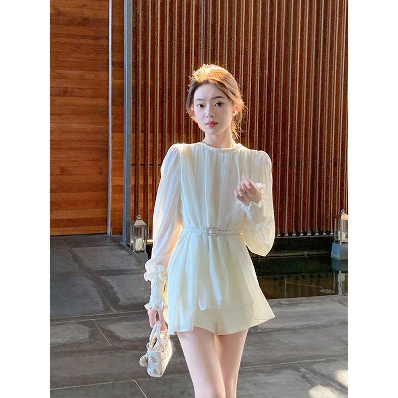 2025新款法式扭结圆领白色雪纺衫灯笼袖上衣+高腰短裤气质两件套