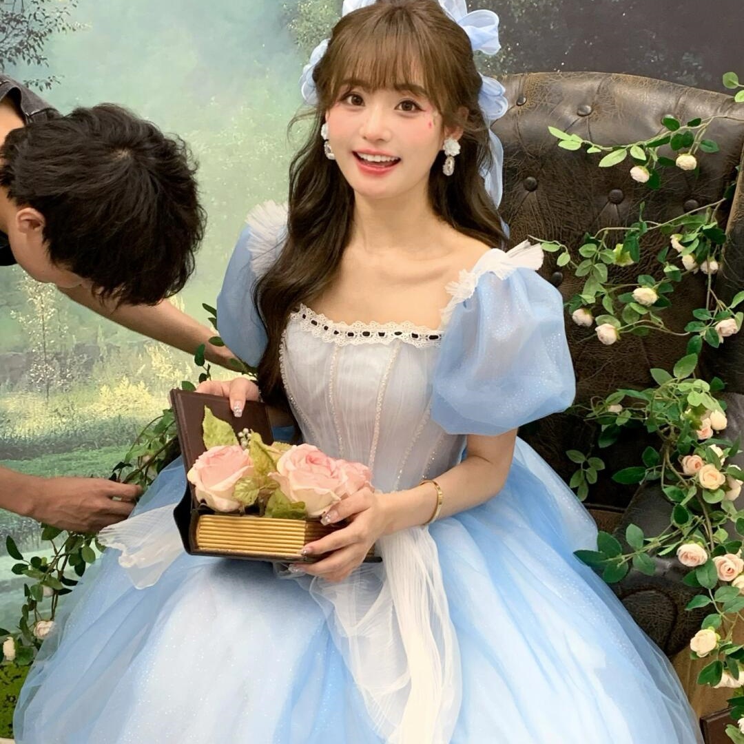 甜味弥漫~爱丽丝梦游仙境cos演出服装成人少女浅蓝色公主裙礼服衣