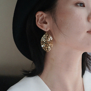 耳边铛147法式钛钢波光镂空树叶子耳环银色高级感耳饰耳夹耳坠女
