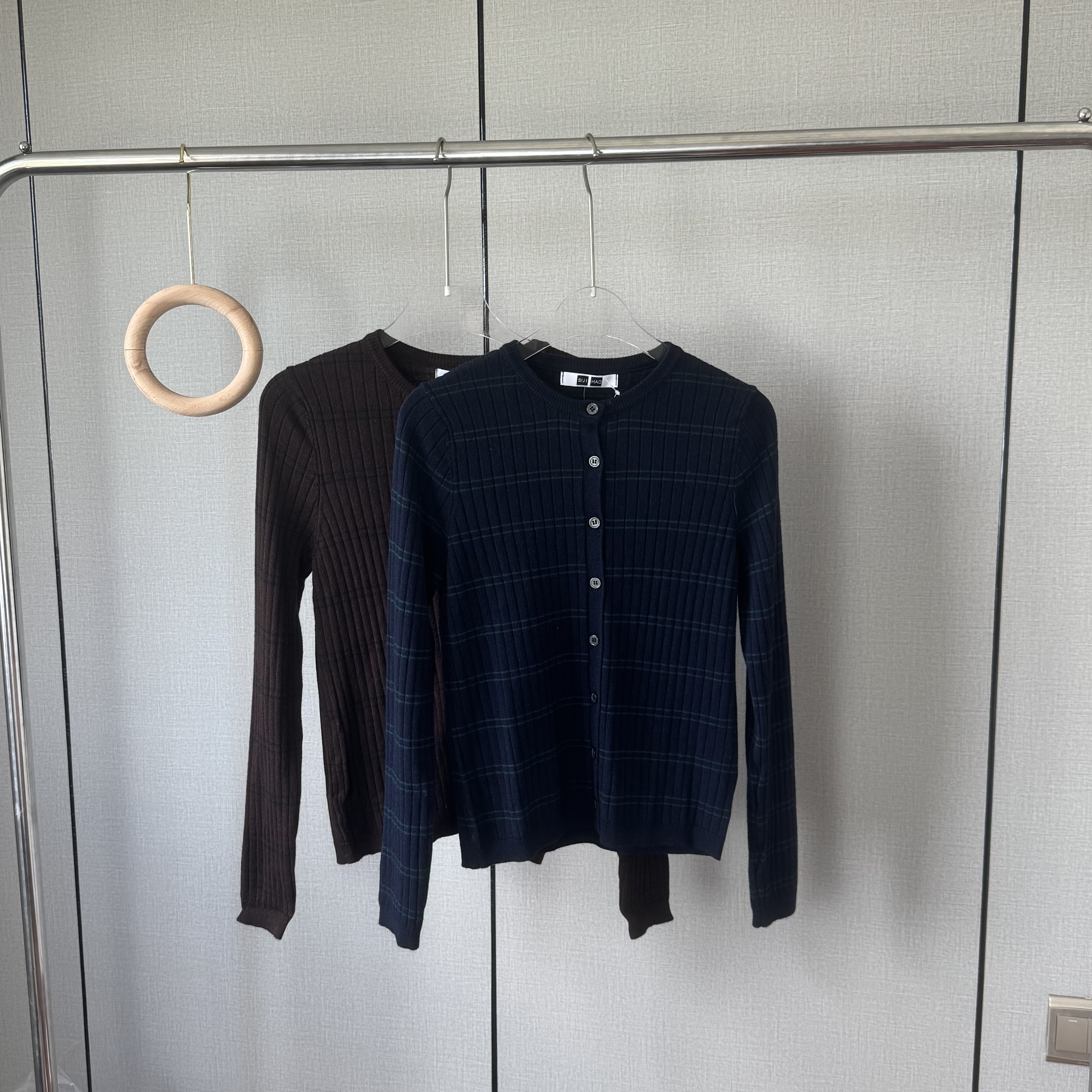 日单女装精纺美利奴羊毛罗纹圆领休闲条纹针织短开衫毛衣481408