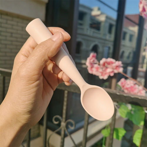 小勺子硅胶家用儿童吃饭食品级宝宝勺创意可爱汤勺调羹便携收纳盒