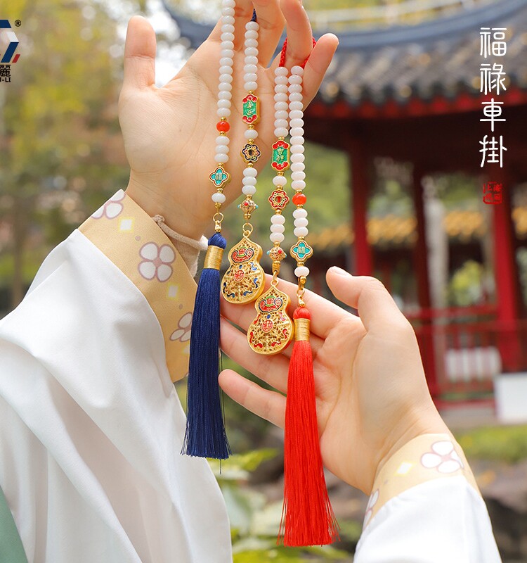 HANFU 액세서리 향 주머니 새로운 중국 스타일의 자동차 매달려 향 주머니 공 자동차 인테리어 장식 자동차 매력 치파오 프레스 옷깃 펜던트