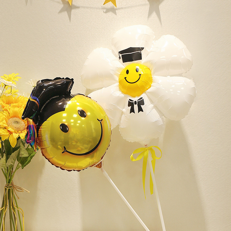 欧卫毕业主题手托杆拍照道具